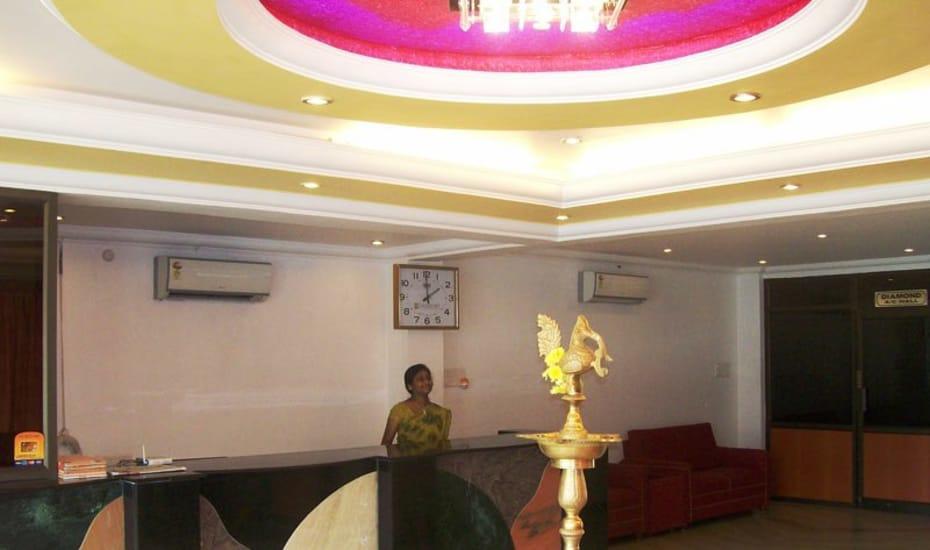 Готель Sri Srinivasa Residency Kadapa Екстер'єр фото
